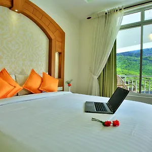 https://monsoon-grande.hotels-munnar.com